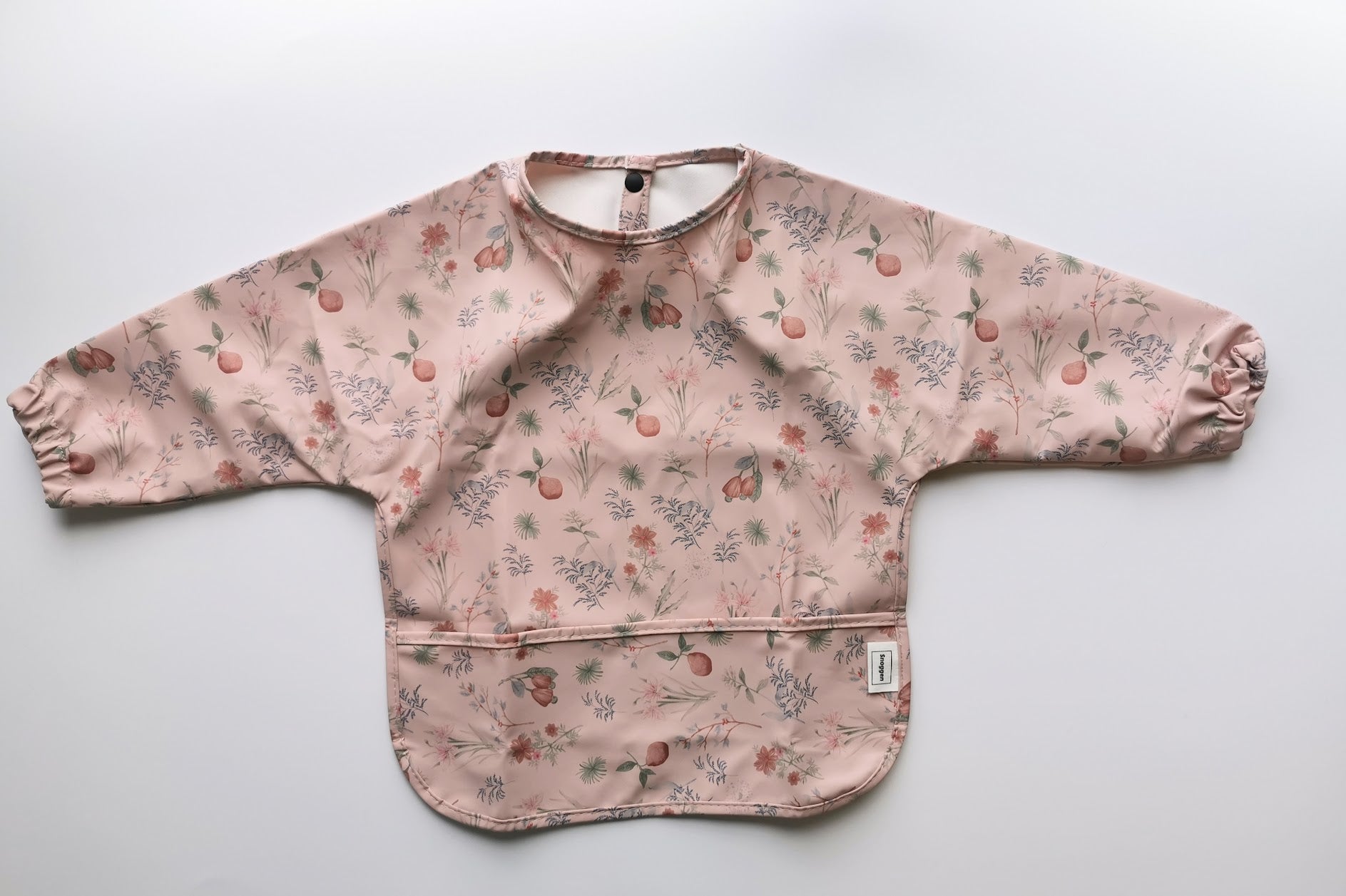 Langermet smekke jente