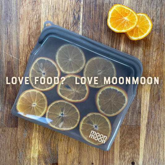 grå silikon pose moonmoon